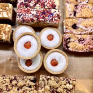 Food and drink waggon and horses - Fresh cakes
